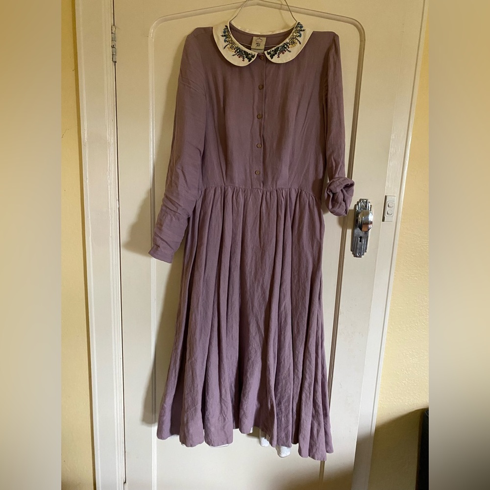 Son de Flor long sleeve linen dress with embroidered collar. - Picture 1 of 4